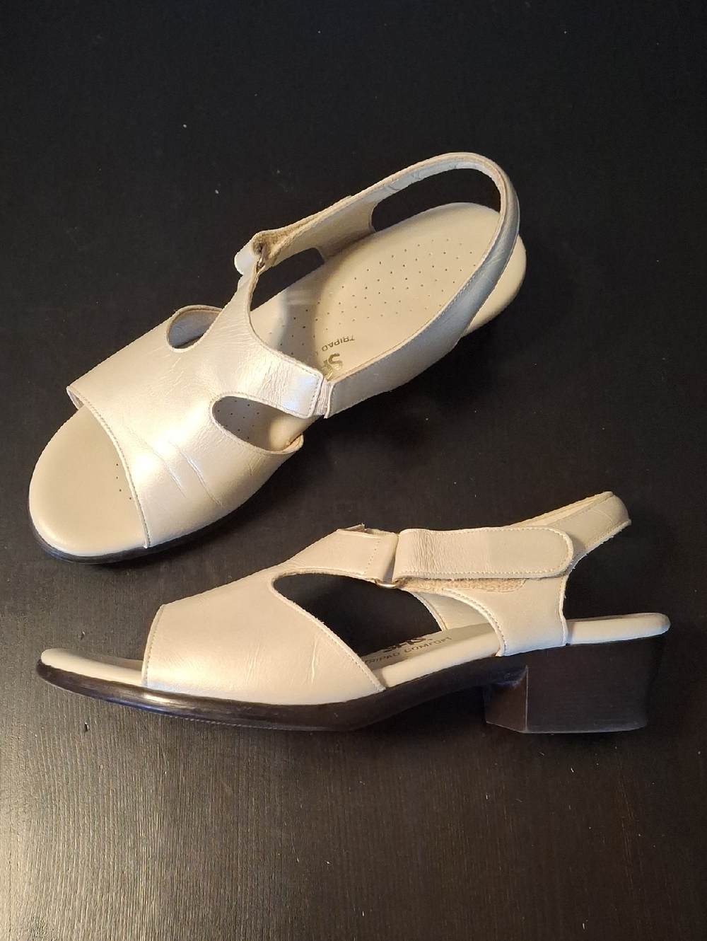 SAS Pearl Ivory Leather Tripad Comfort Heeled Sandals Size 9.5 M